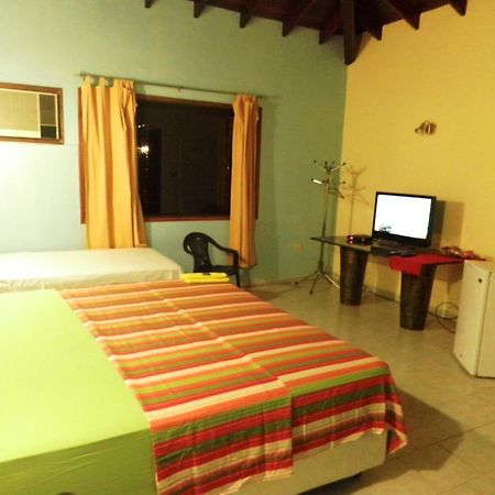 Hotel Las Residentas Luque Bilik gambar