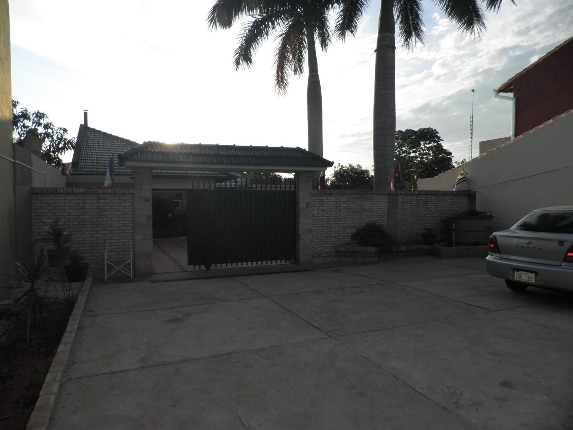 Hotel Las Residentas Luque Luaran gambar