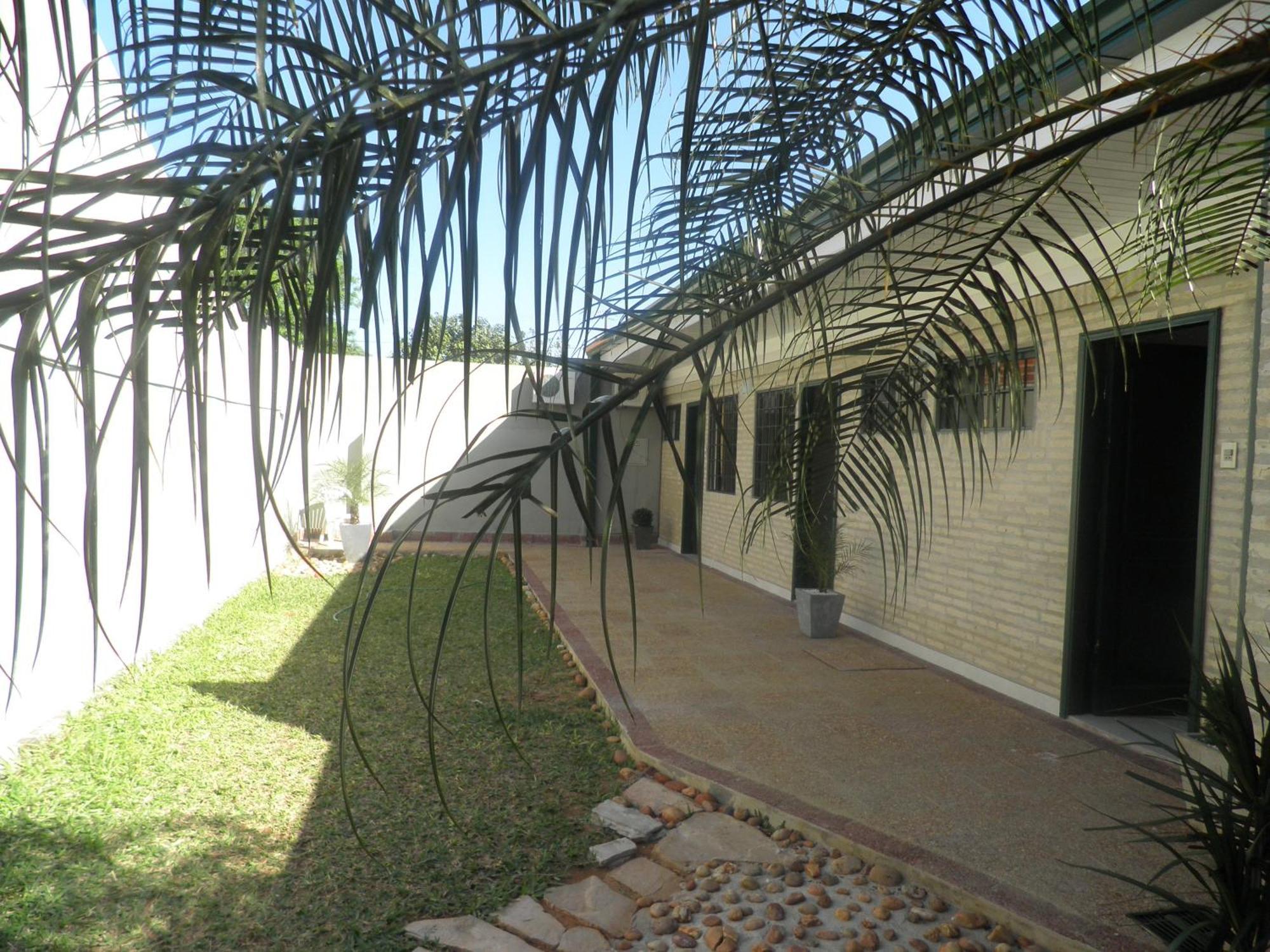 Hotel Las Residentas Luque Luaran gambar