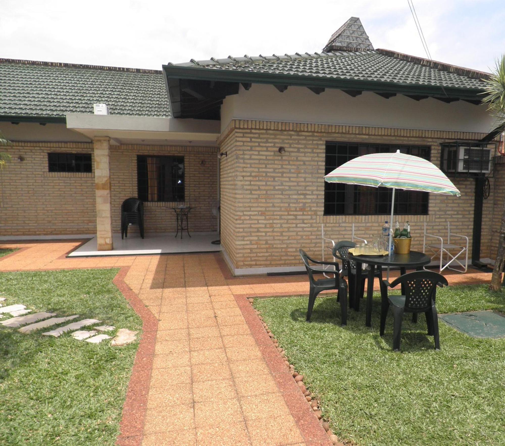 Hotel Las Residentas Luque Luaran gambar
